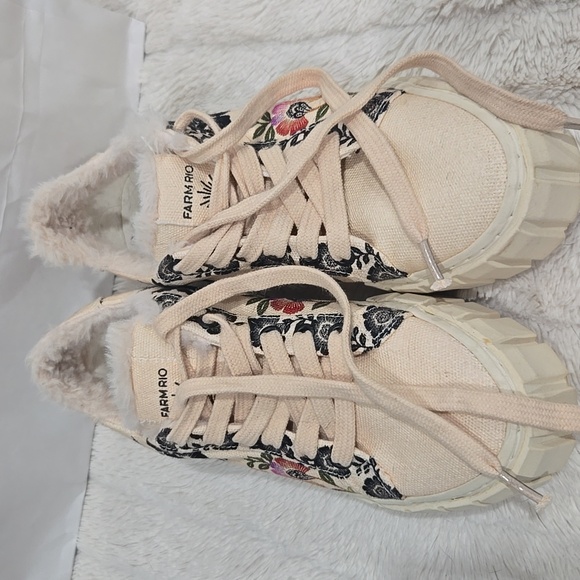 FARM Rio Romantic Garden Platform Sneakers Women’s Size 7.5 - Worn Only 3hrs! - Picture 2 of 7